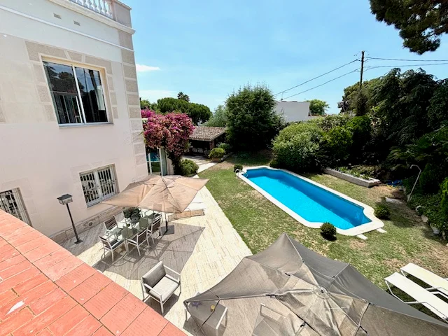 Villa costera con siete dormitorios