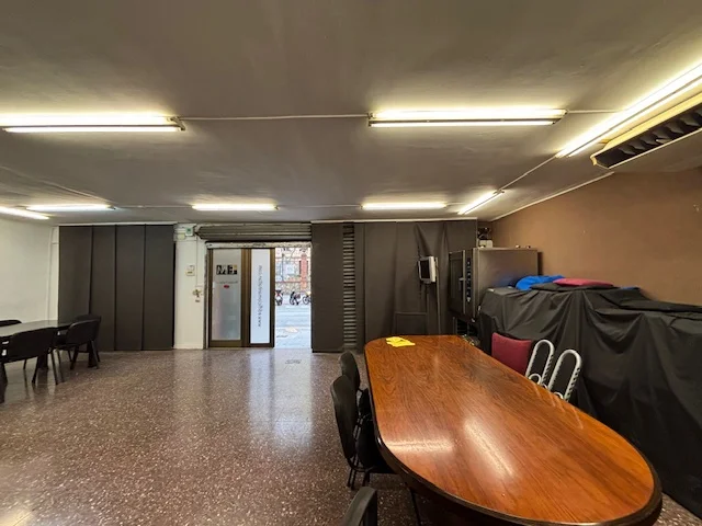 167 sqm street-level Eixample commercial space