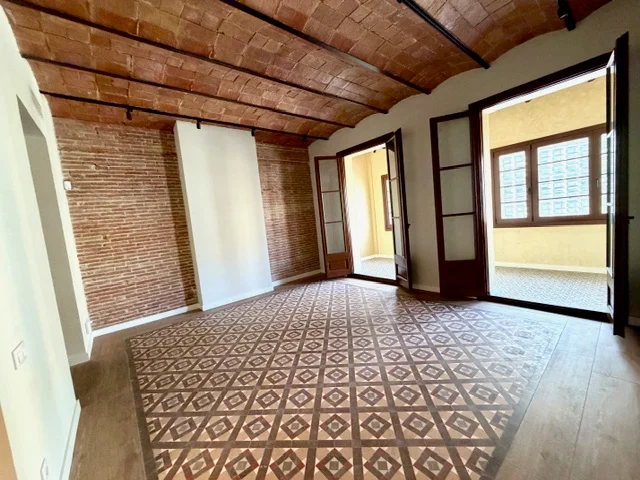Renovated apartment near Rambla Catalunya
