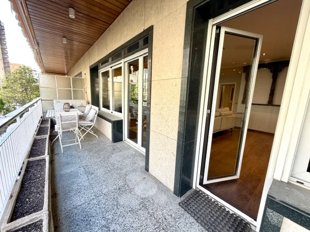 Spacious Turó Park apartment, five bedrooms