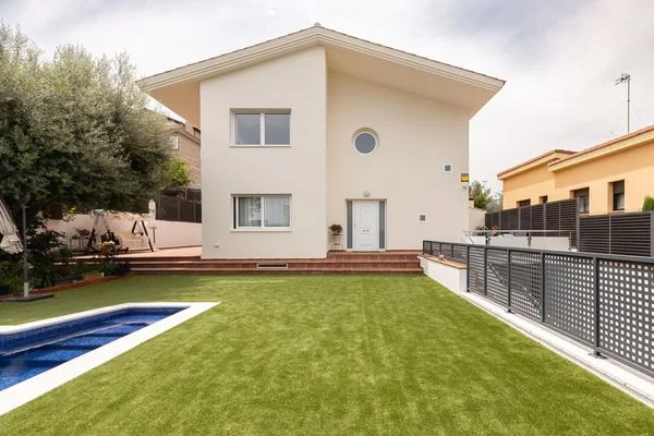 Spacious townhouse in Alella, five bedrooms
