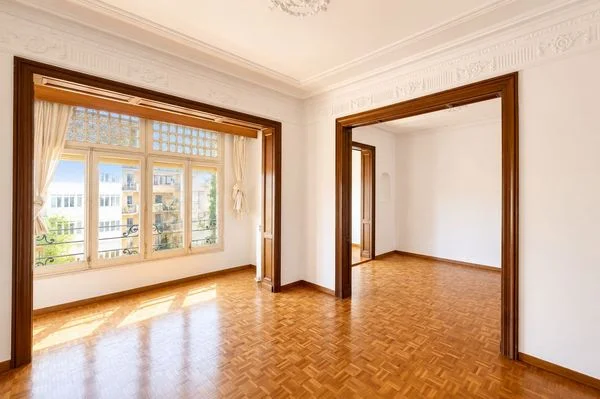 Spacious Eixample flat, 186 m²