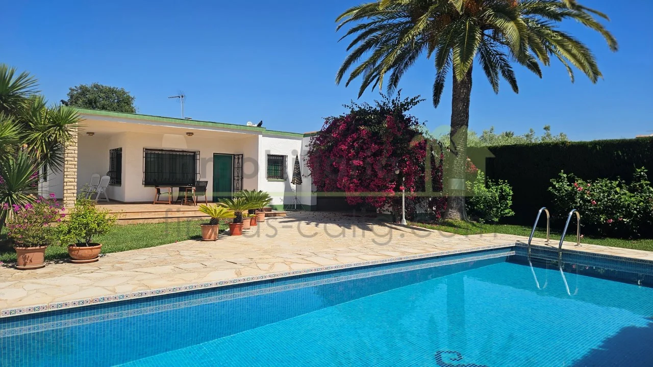 Chalet cuidado con parcela edificable