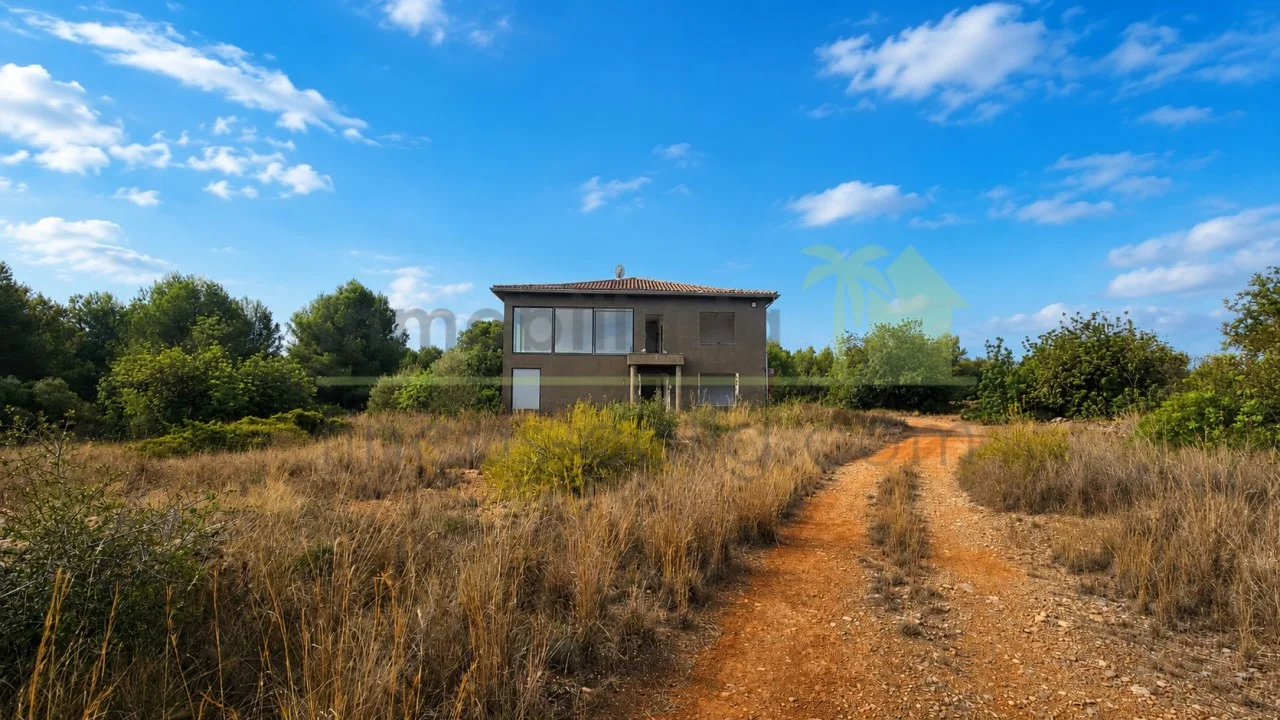 Finca rural con parcela de 13.900 m²