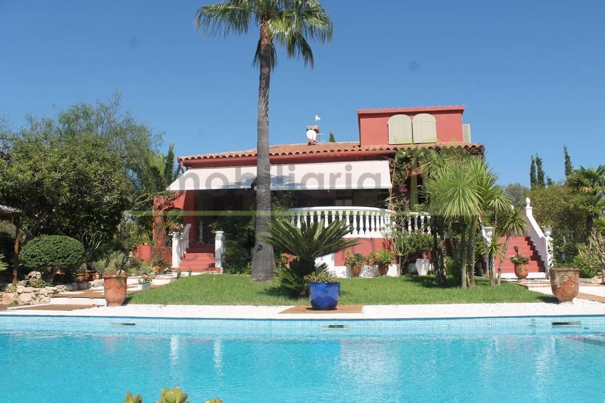 Renovated villa near Càlig with sea views