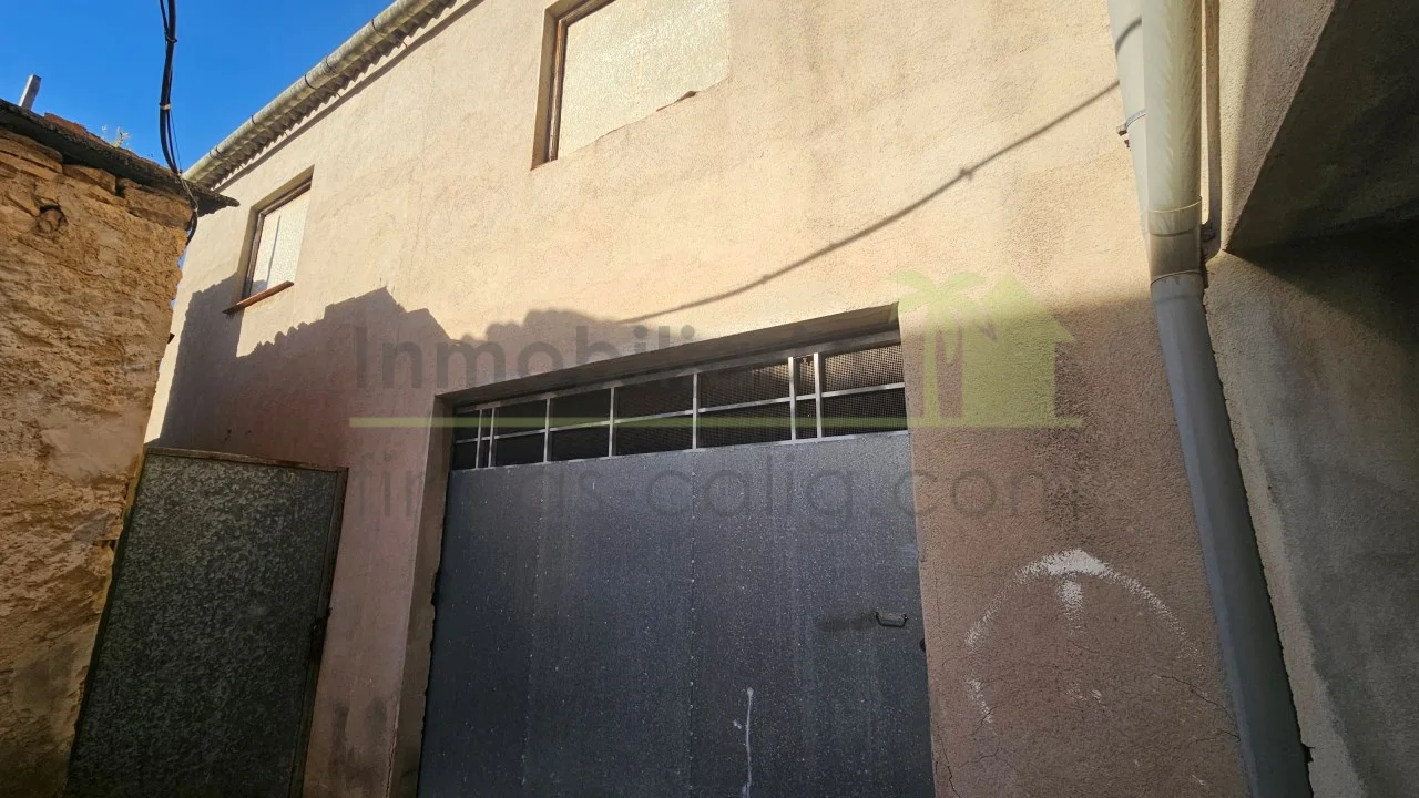 Almacén industrial urbano en Càlig, 56 m²
