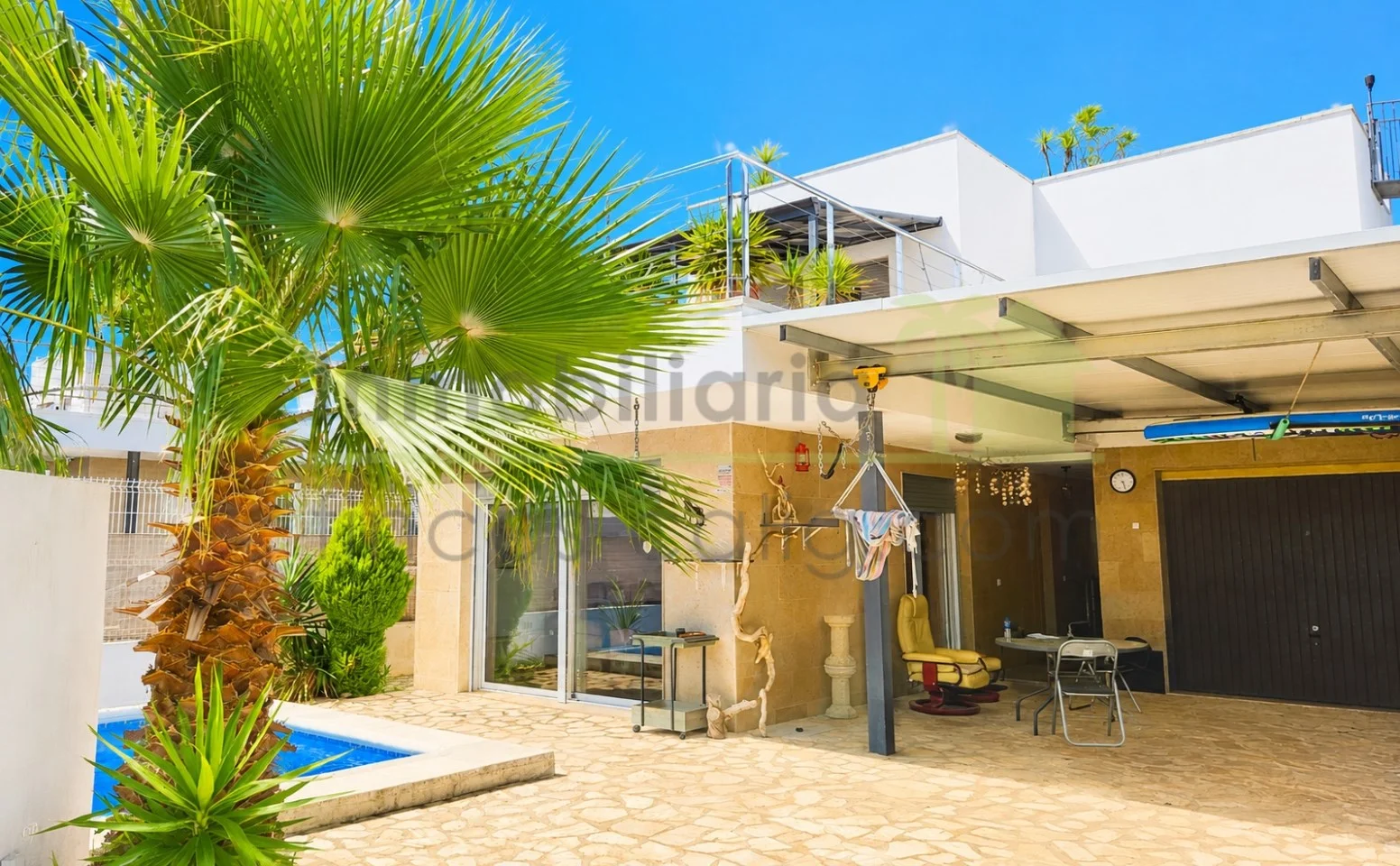 Sea-view chalet with private pool