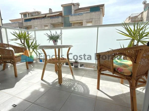 Piso soleado en Cunit con terraza privada