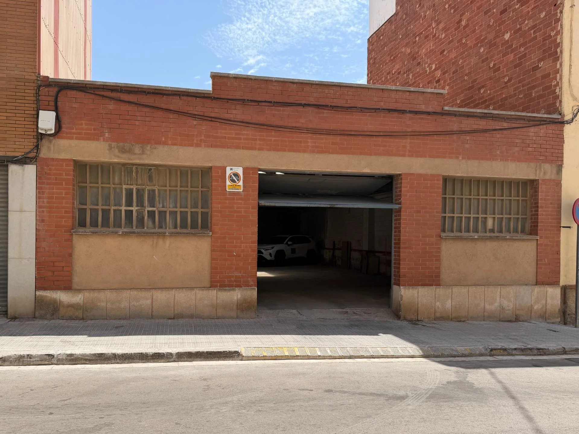 Terreno urbano céntrico con almacén en Terrassa