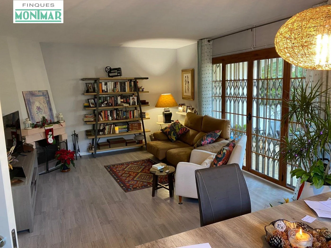 Chalet reformado de cuatro dormitorios en Rocamar