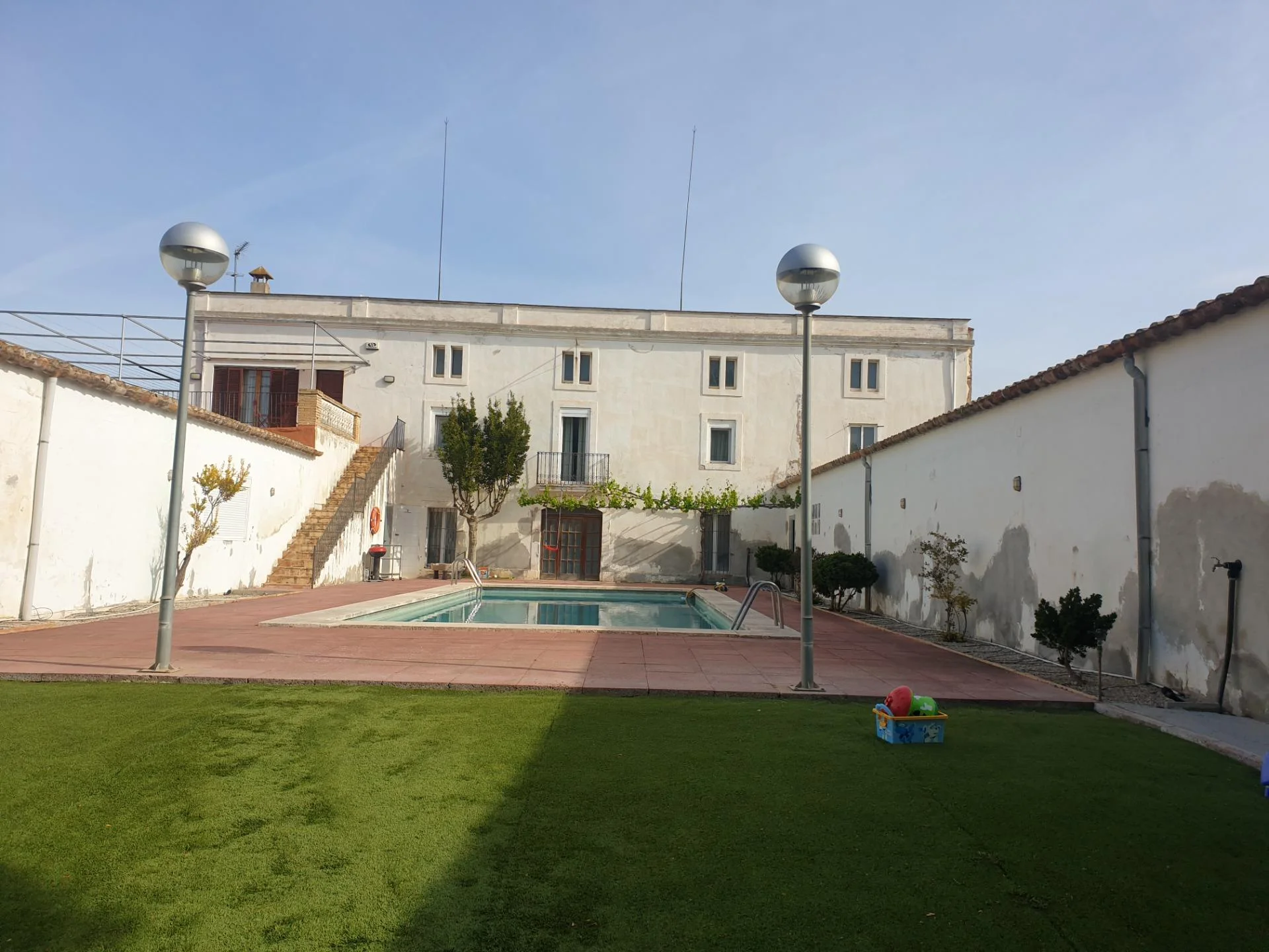 Finca vitivinícola del Penedès con casa señorial
