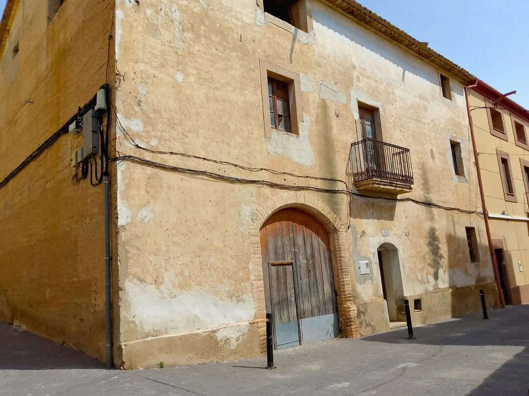 Casa grande para reformar en Torrelles