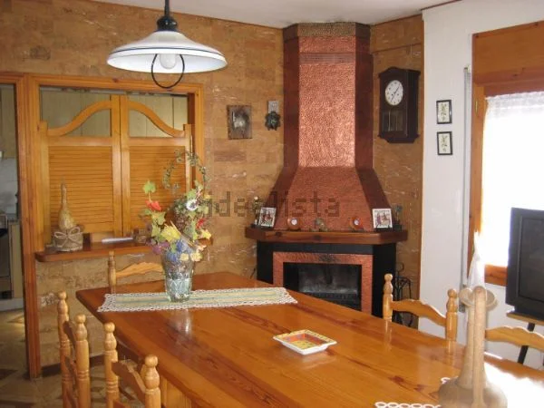 Chalet with 9,500 m² agricultural plot