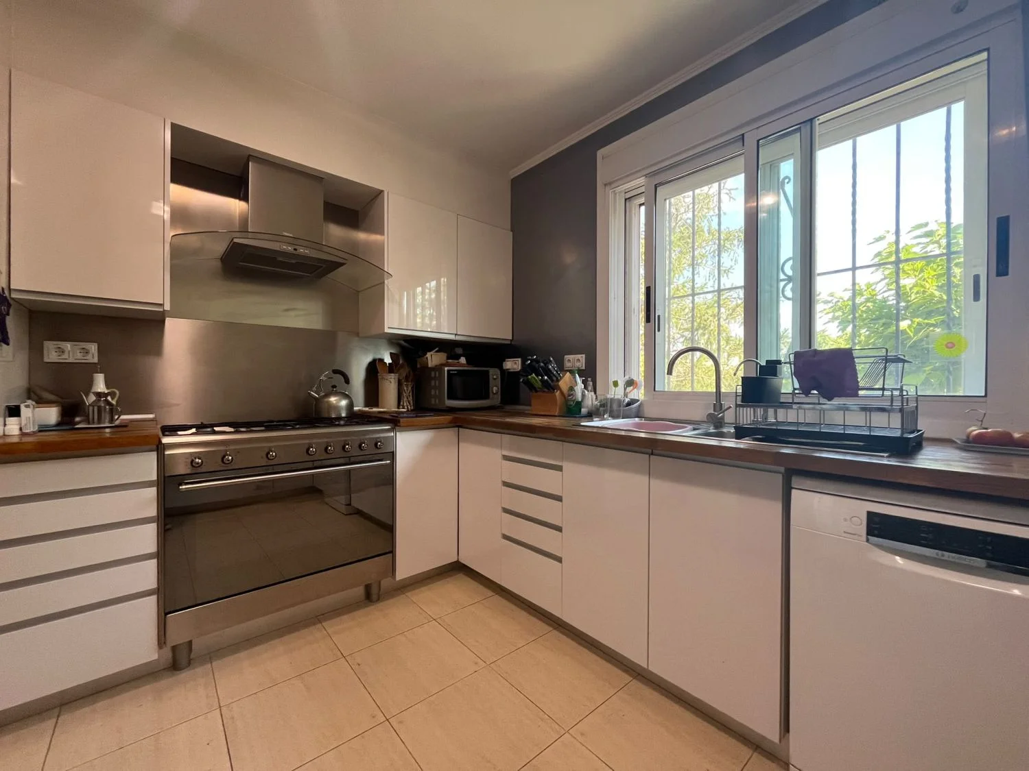 Spacious Roquetes chalet with private pool