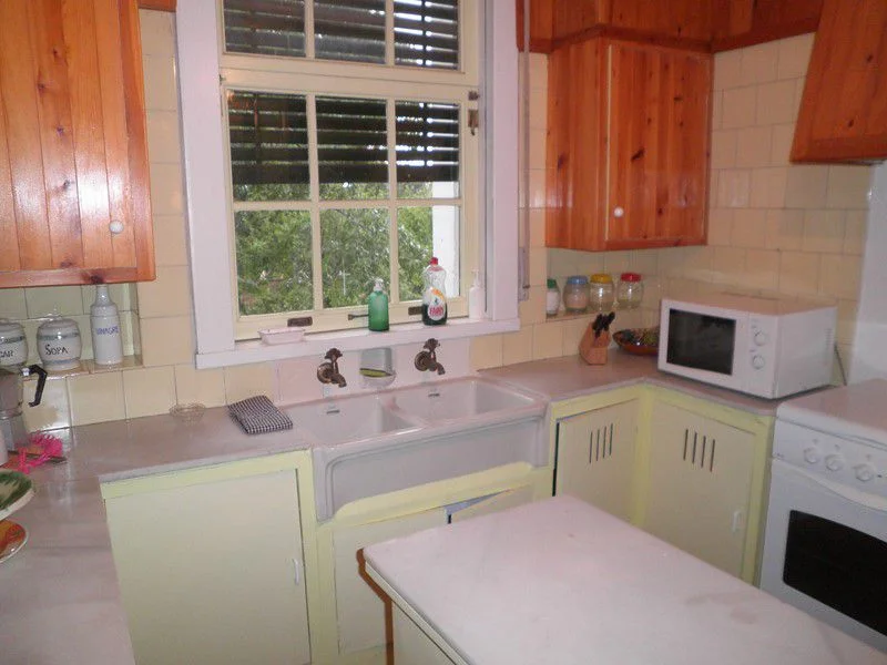 Spacious Tortosa chalet with large plot