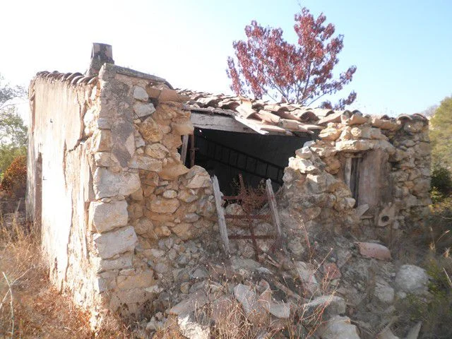 Large rural plot in Tortosa
