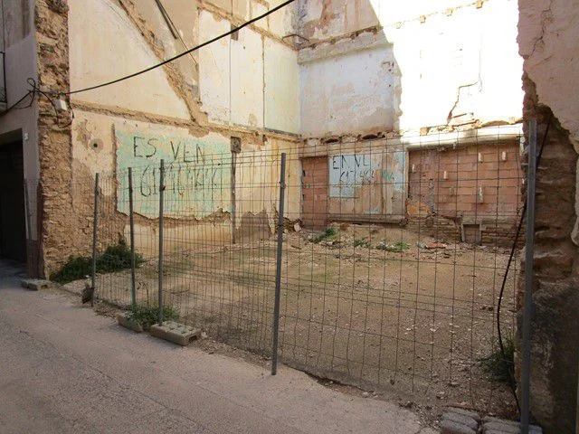 Urban Jesús plot with four-level potential