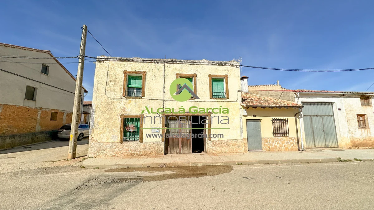 Casa para reformar con huerto en Soria