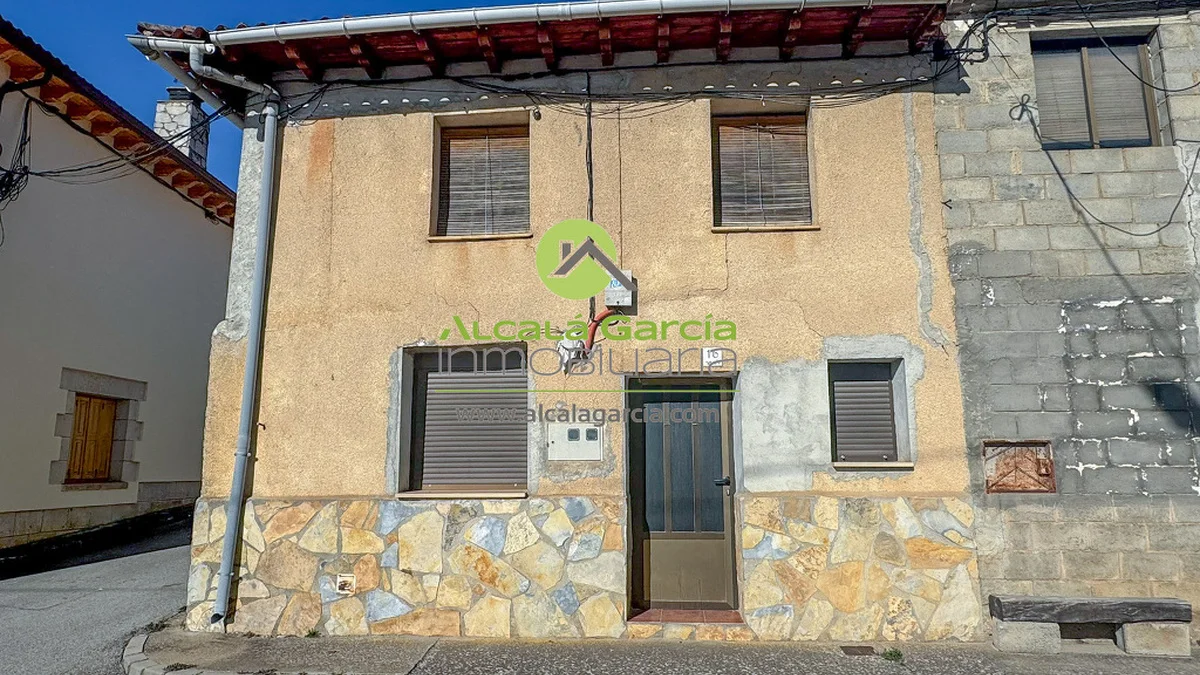 Casa de pueblo con cuatro habitaciones