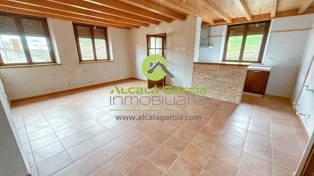 Casa de cuatro habitaciones en Espeja