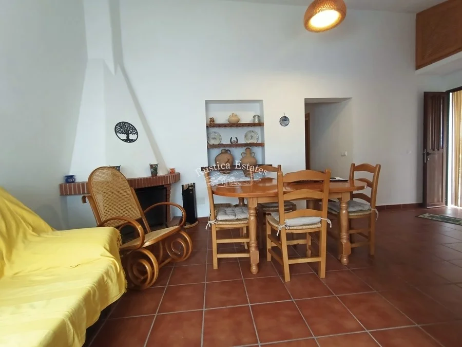 Edificio con dos casas en el Valle del Genal
