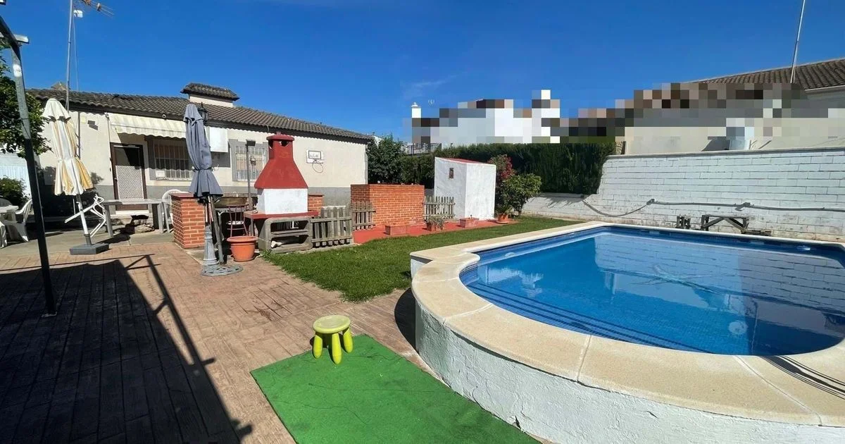 Three-bedroom dwelling on large plot