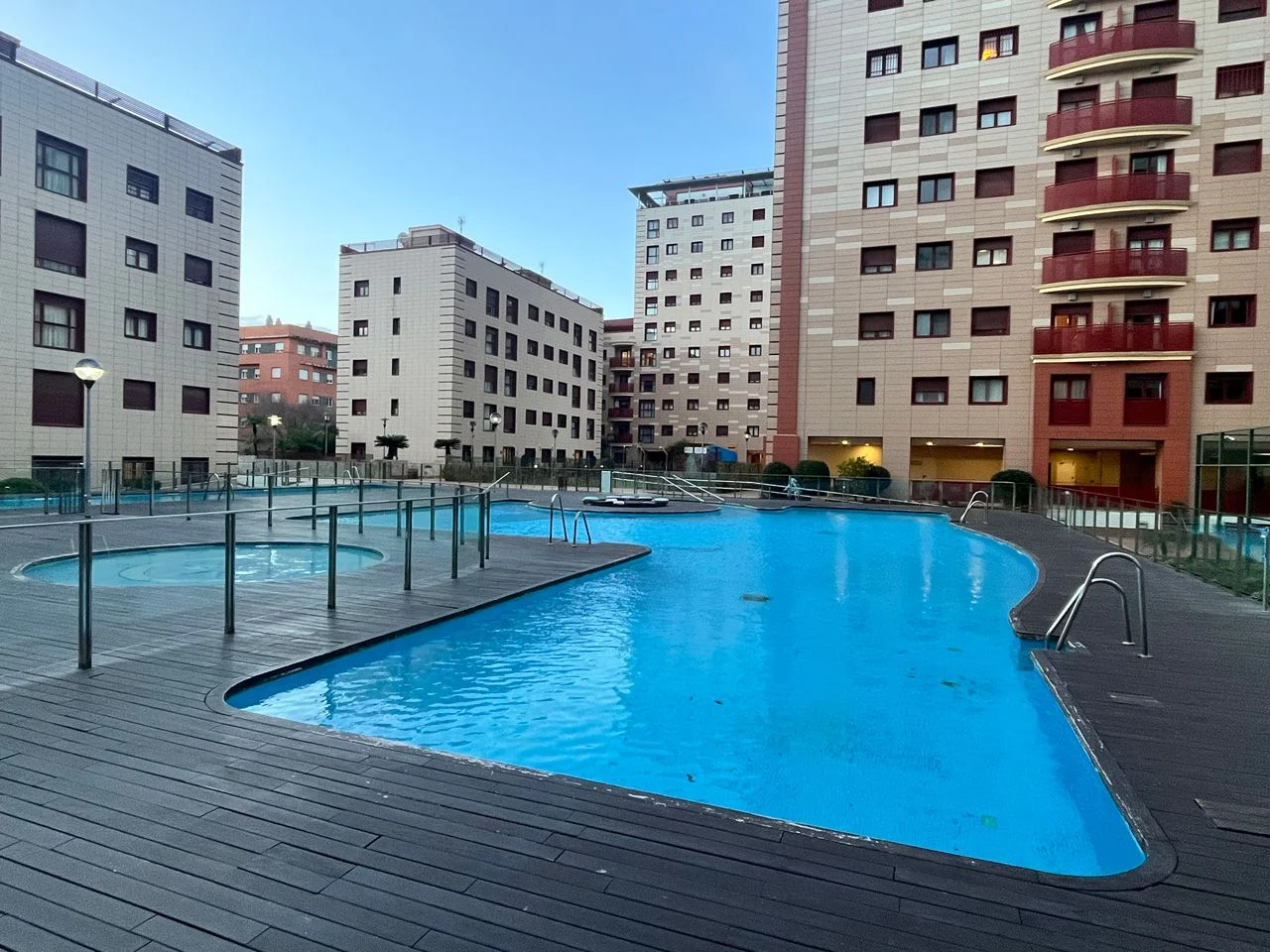 Bright Bermejales flat with terrace