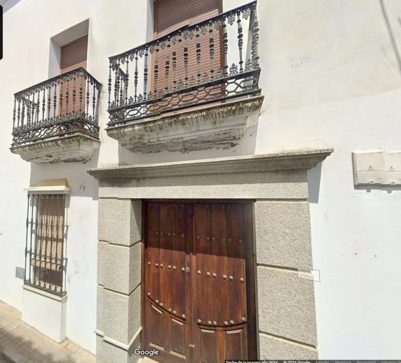 Renovated historic house in central Fregenal