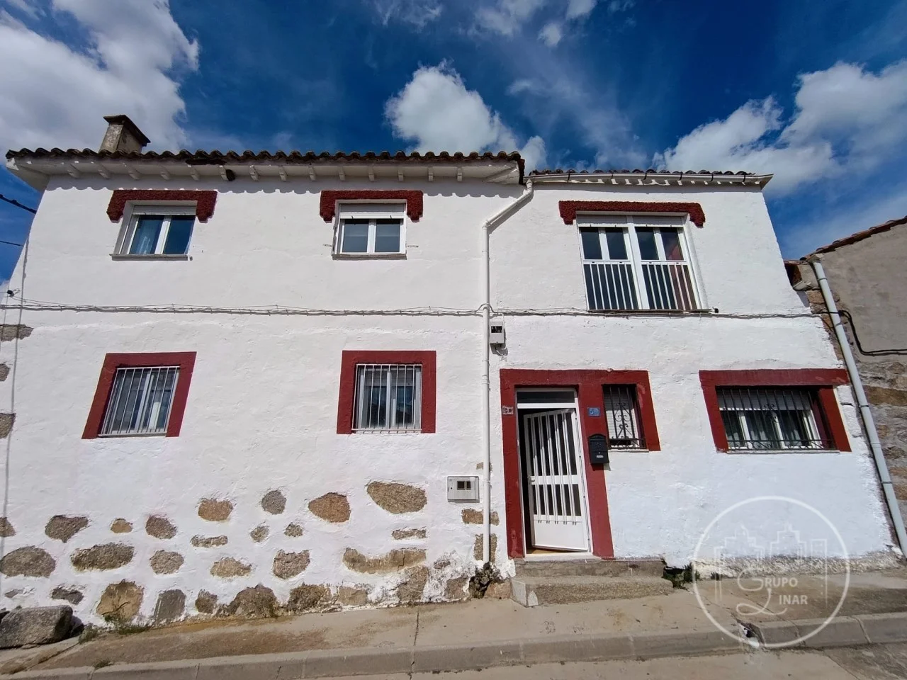 Two-unit house in Amavida, six bedrooms