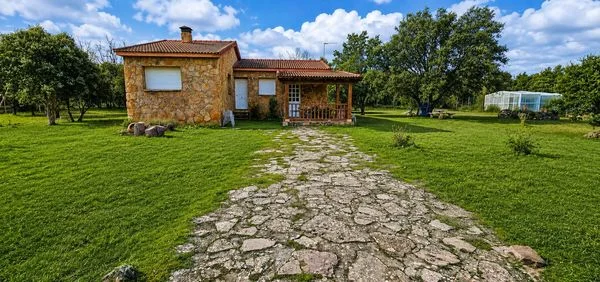 Rustic chalet, 2,600 m² urban plot