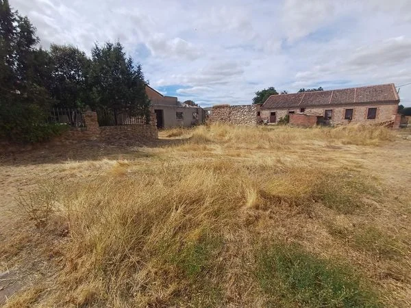 Urban plot in Escobar, 345 m²
