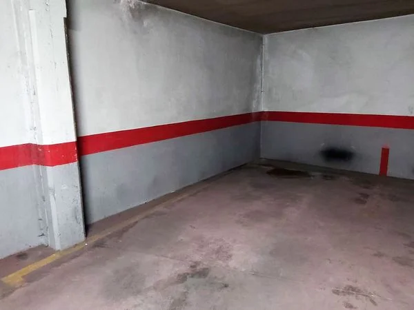 Garaje para coche grande en Segovia centro