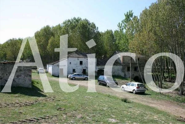 Solar urbano con parcela de 20.000 m²