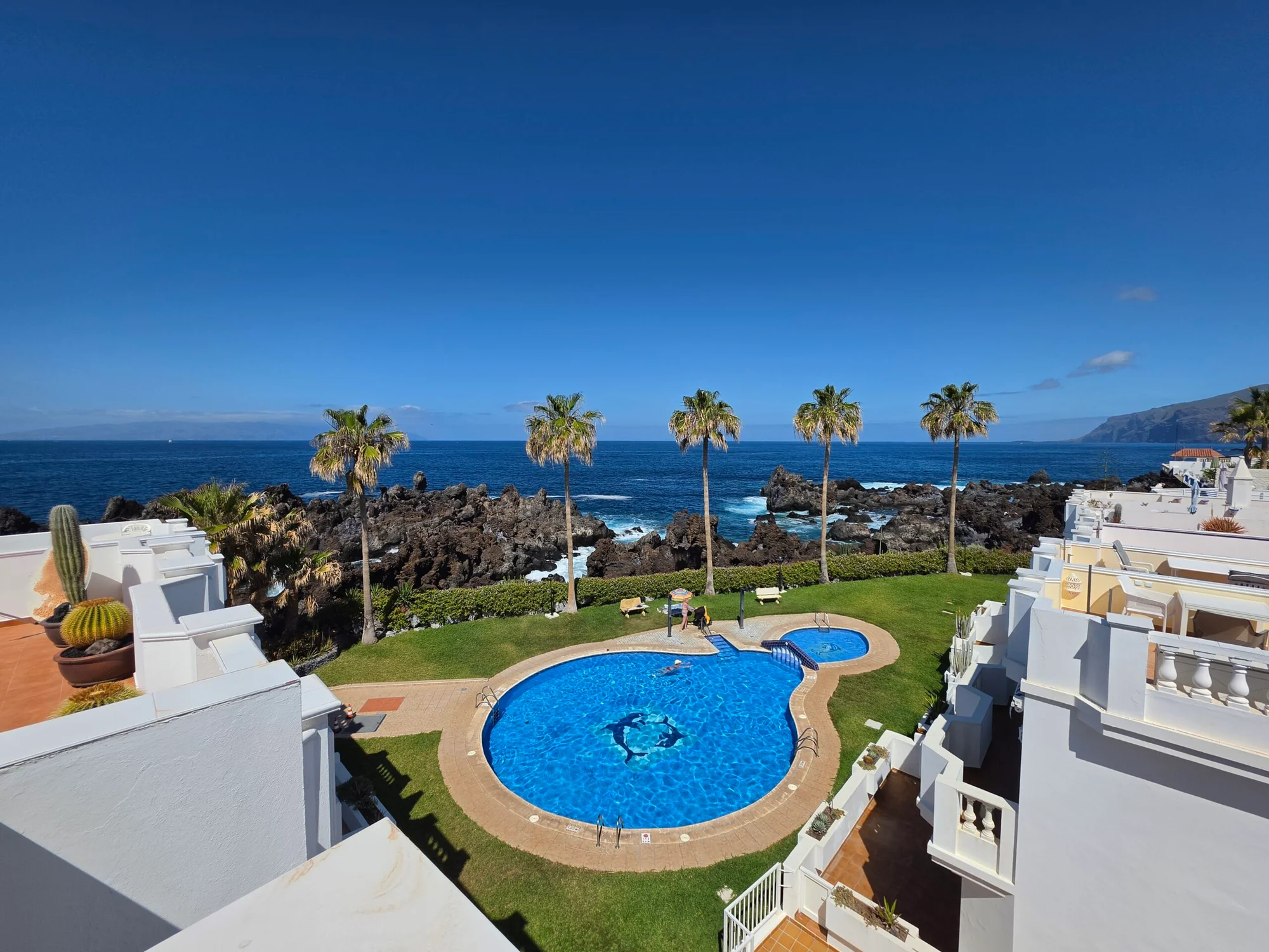 Coastal duplex with 66 m² terrace