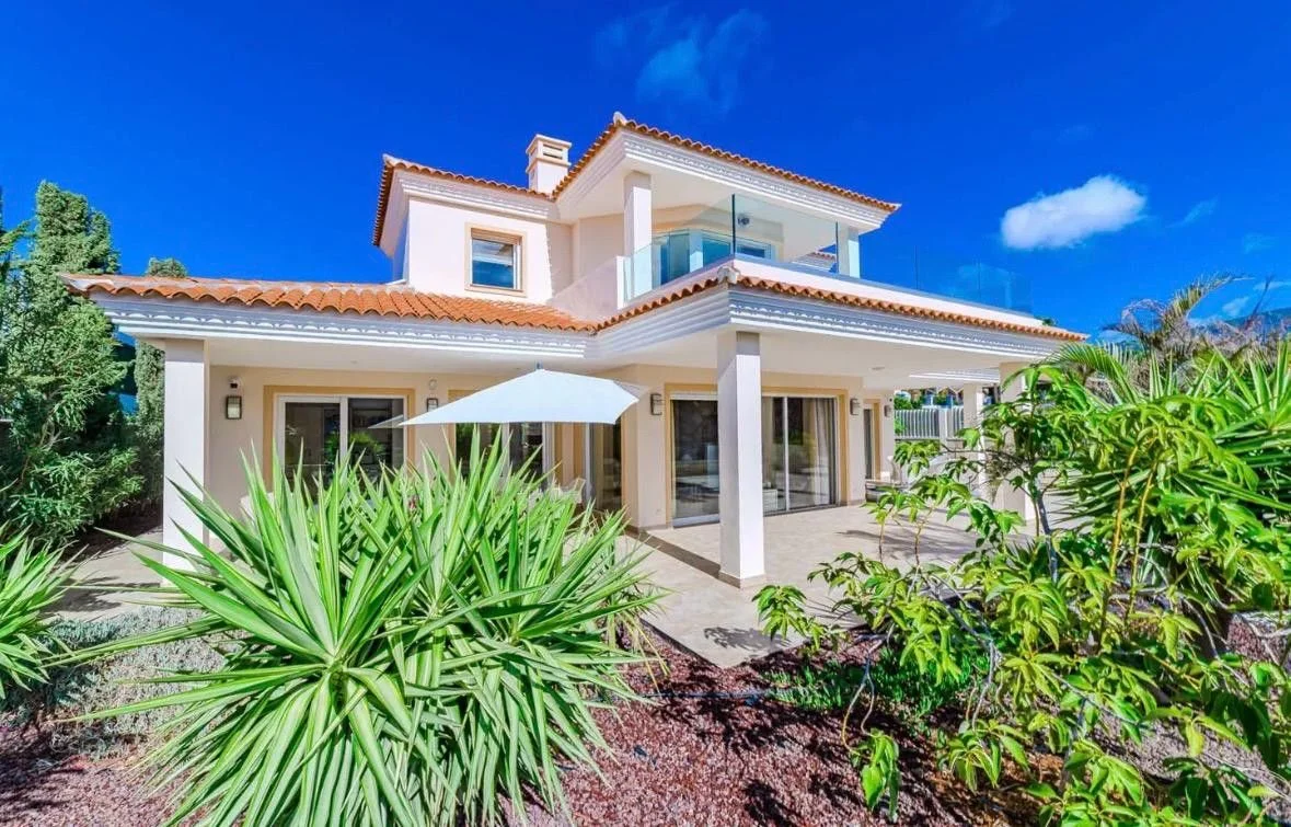 Villa de lujo cerca de La Caleta, 610 m²
