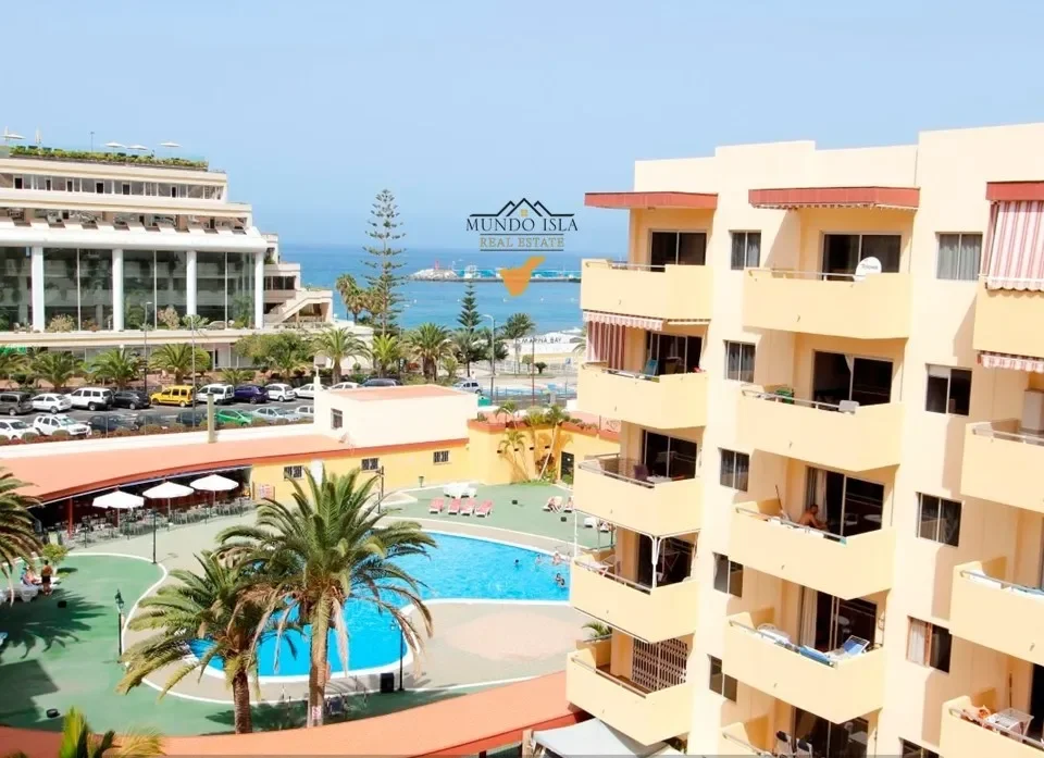 Apartamento céntrico en Los Cristianos con vistas al mar