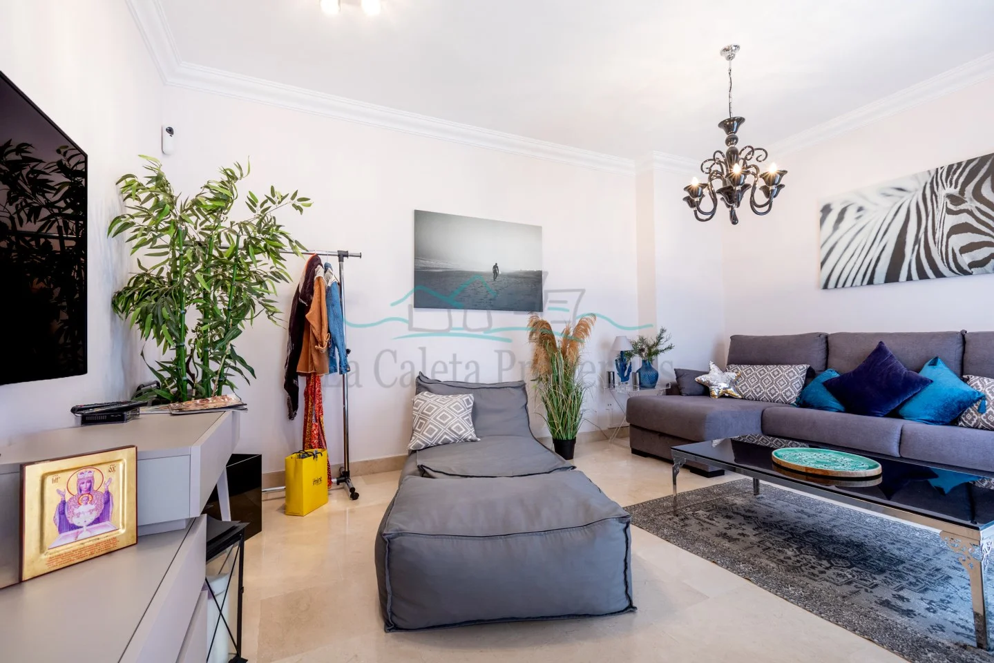 Apartamento de dos niveles con vistas al mar