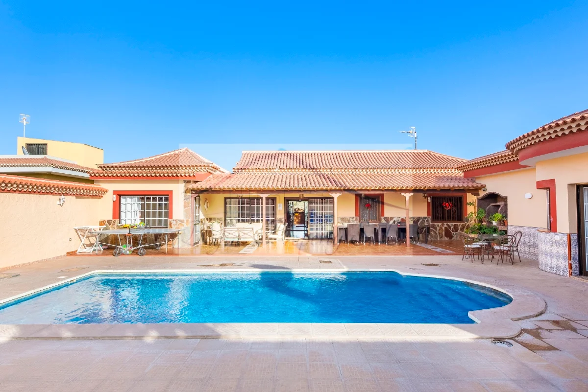 Villa de siete dormitorios cerca de Las Galletas