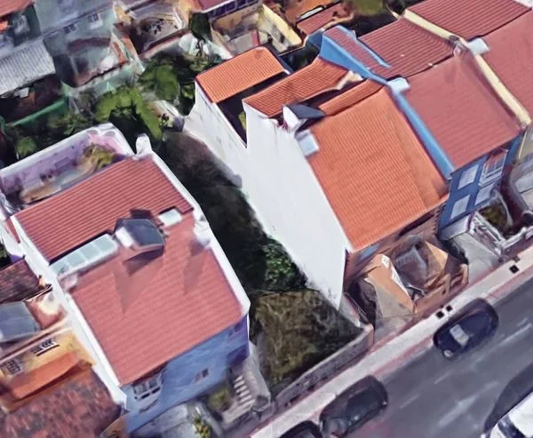 Urban plot with two-floor potential
