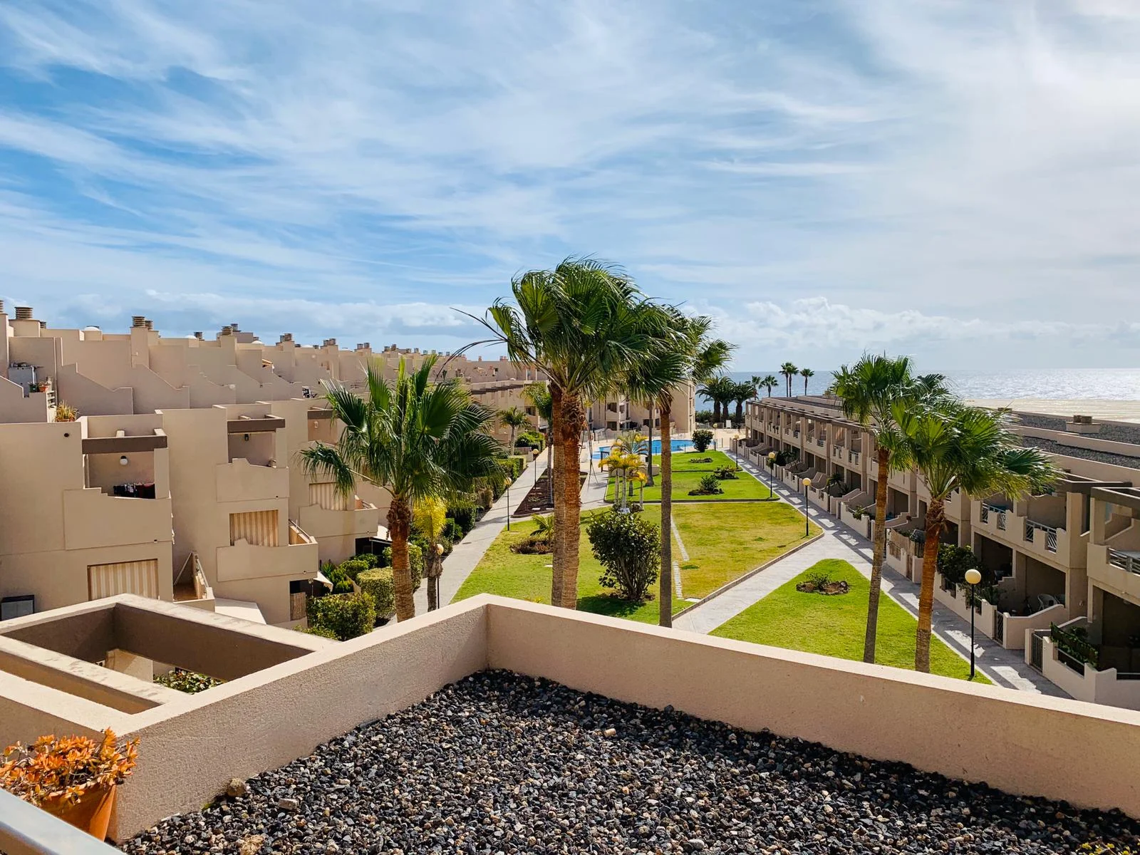 Furnished duplex with sea views