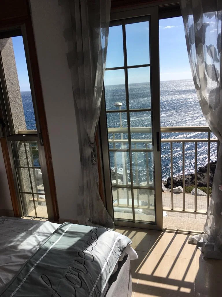 Apartamento ático en Los Abrigos con vistas al mar