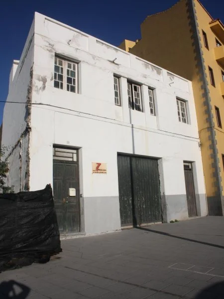 Casa para reformar con potencial de cuatro plantas