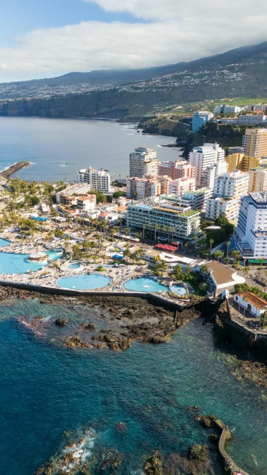 Operating five-star hotel with expansion land