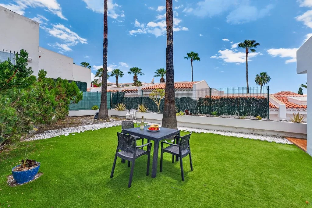 Apartamento en Costa Adeje con jardín privado