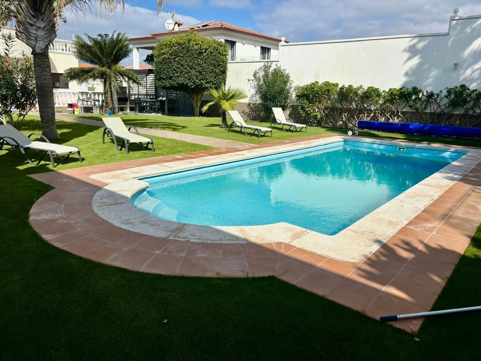 Villa en El Madroñal con piscina privada