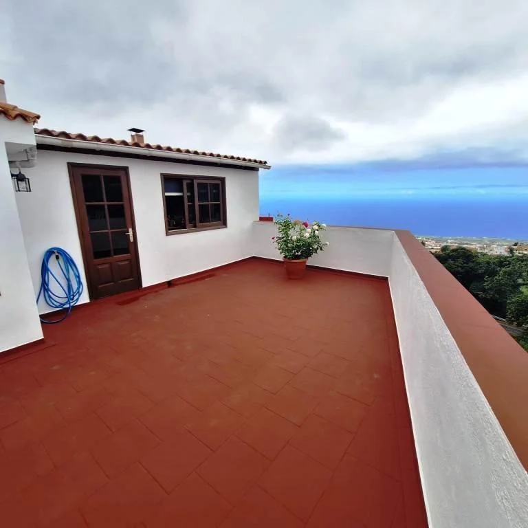 Casa en La Orotava con azotea y tres dormitorios