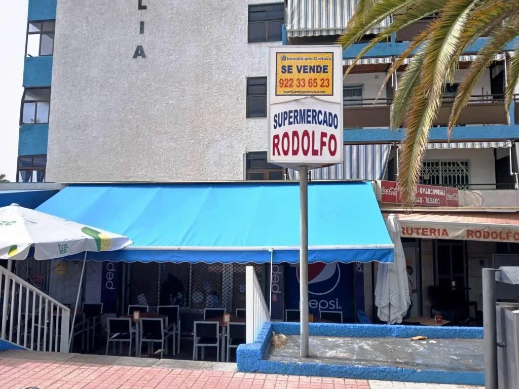 Two-level commercial unit, 210 m²