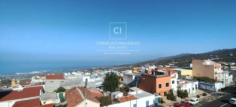 Bright sea-view apartment, three bedrooms