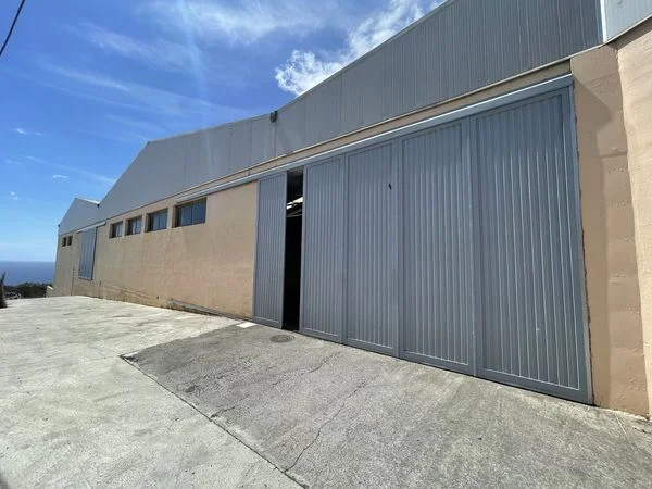Industrial warehouse complex, 1,860 m²