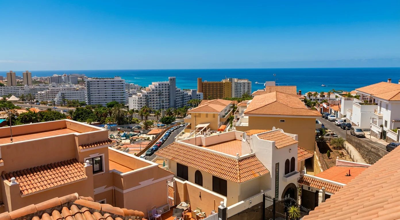 Sea-view villa with independent apartment